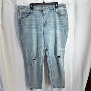 Time and Tru Light Blue Cropped Jeans